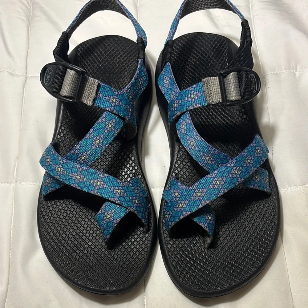 Chaco Z2 Yampa Vibram sandals Black Sandals with Blue Patterned Straps - Picture 1 of 14